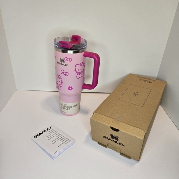 Stanley Pink Hello Kitty Tumbler - Picture 3 of 6